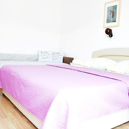 Guest House Tina Rab Town Exterior photo