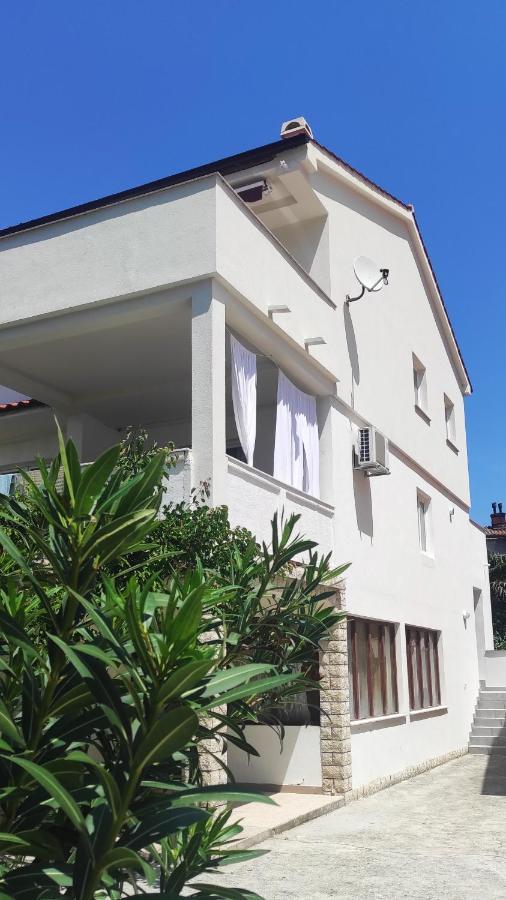 Guest House Tina Rab Town Exterior photo