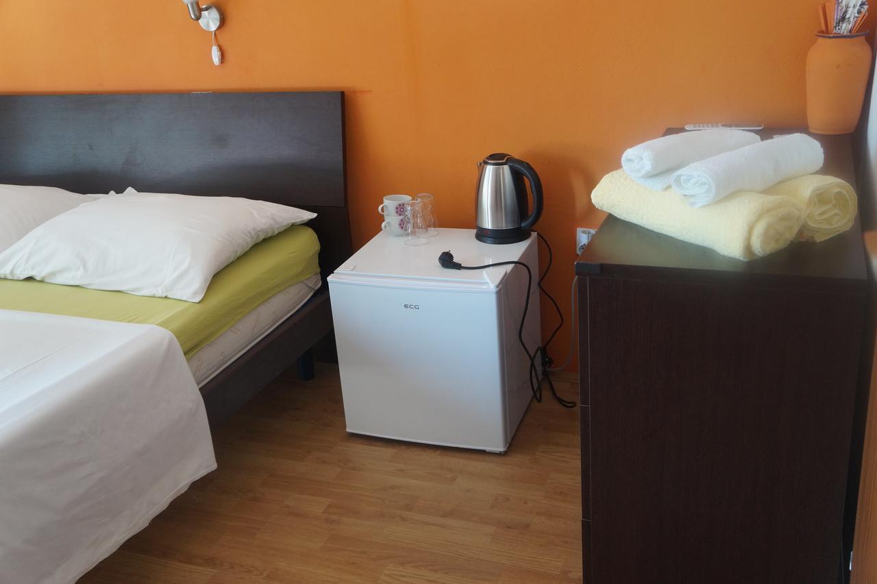 Guest House Tina Rab Town Exterior photo